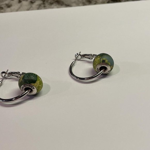 Women’s Clay Green Bead Silver Tone Hoop Signed Viva Beads - Picture 4 of 9